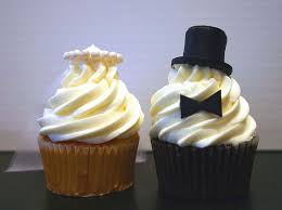 Bride And Groom Cupcakes Wedding Cupcakes Bride Cupcakes Cupcake Cakes