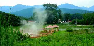 Sempena tahun melawat perak 2017, kali ini orangperak.com ingin menyentuh kawasan air panas semulajadi ini telah dibangunkan dan dimajukan menjadi salah satu tarikan pelancong yang utama di perak. Hot Springs Ulu Slim Perak Malaysia Hot Onsen Com