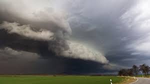 Ce se întâmplă cu vremea. Un Ciclon Periculos Va Lovi AstÄƒzi Romania AnunÈ›ul Meteorologilor