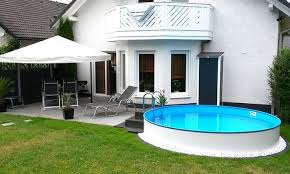 Das Kleine Paradies Fr Den Sommer Ein Eigener Pool Im Garten Aufstellpool Backyard Pool Building A Pool Above Ground Pool Landscaping