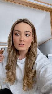 Katelyn Whitlock's Instagram, Twitter & Facebook