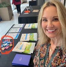 Cassandra Forbes's Instagram, Twitter & Facebook