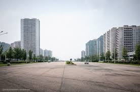 Lain halnya dengan korea selatan, korea utara kini lebih memajukan segi kemiliteran di atas faktor lainnya. 25 Foto Ini Menguak Kehidupan Sehari Hari Di Korea Utara