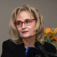 Sarah Gravett's Instagram, Twitter & Facebook