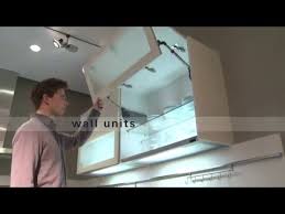 Kitchens with smart details, gorgeous colors and shapes as well as clever innovations. Hacker Kuchen Produktvideo Oberschranke Youtube