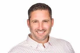 Ryan Giddings's Instagram, Twitter & Facebook