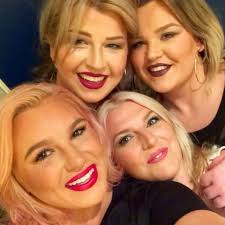 Ovo je Saud Solunović. Čim je čuo za kataklizmu koja je pogodila Jablanicu  i Konjic, Saud je odlučio da pomogne. Zajedno sa prijateljem Senadom  Poparom je obezbijedio veliku pomoć. Donirali su 7