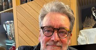 elcompostelano: José Antonio Redondo, economista y catedrático jubilado:  “La polio me hizo ser una persona más estudiosa, reflexiva y tímida”.  Mañana recibe un homenaje que se celebrará en el Salón Nobre de