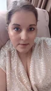 Attention Single Jewish Male Dogs ! I seek an attractive Single Male Dog  with Cutzpah and a sense of humor.I love going to the deli,chasing  invisible things,fetching,long walks