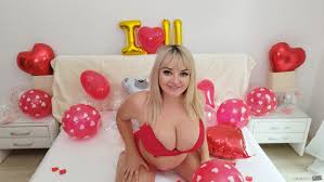 Curvy porn with Lana Wolf - PORNSTARS.TUBE