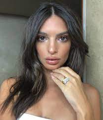 (she later confessed that the nontraditional bridal look was an effort to go unnoticed.)well, the model has only been wearing a pretty gold band since then, but she finally revealed her beautiful diamond engagement ring—and it was definitely worth the wait. Wedding Ring Order 2021 We Have The Guide To What Goes First