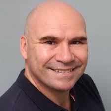 Vanaf heden sta ik als zzp ingeschreven bij de kvk! Ik wil graag met jullie  delen dat ik recentelijk een nieuwe uitdaging ben aangegaan door  gedeeltelijk als zelfstandige te gaan werken onder