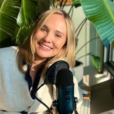 Grace Dickinson (@GraceDickinson)