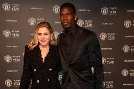 Paul pogba vit des jours troubles du côté d'old trafford. Paul Pogba S Est Il Secretement Marie A La Mere De Son Bebe