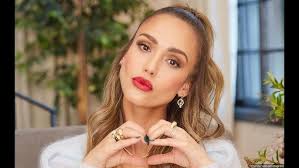 Jessica Alba Gets Candid About Embarrassing Fail at Vegan Hiking Detox  Getaway