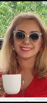 What should I do with this hair?? Thin and dry! I'm 54. Help please 🙏