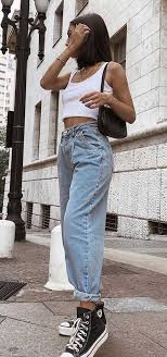 Calças Jeans Que Estão Na Moda 2020 Alerta De Tendencia Calca Slouchy Jeans Guita Moda Em 2020 Looks Vintage Femininos Looks Estilosos Looks Casuais Femininos