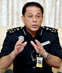 Oleh kerana sokongan yang tidak berbelah bahagi oleh peminat dan penyokong tan sri bakri zinin, tan sri bakri telah meminta sendiri untuk fan page ini diteruskan. Prompt Review Of Police Sop When Nabbing Criminals