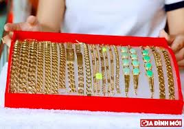 Xem giá vàng ngày hôm nay 24h mới nhất: Báº£ng Gia Vang 9999 Sjc 24k 18k Pnj Doji Hom Nay 24 2 2020