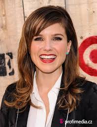 Sophia bush debuts a new winter hairdo. Sophia Bush Hairstyle Easyhairstyler