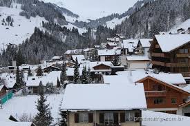 A idéia é que na temporada de inverno suíça o tempo é abolido, e você relaxa sem nenhum stress. Adelboden O Que Fazer Na Cidadezinha Suica No Verao E No Inverno Proxima Trip