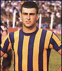 A nivel de club, mario kempes es mejor conocido por jugar para el valencia cf, terminando dos veces como. Mario Kempes Biography Age Height Wife Net Worth Family
