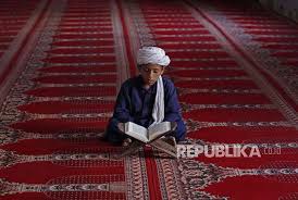 Bacaan al quran yang kita kenal saat ini memiliki sejarah penurunan yang sangat panjang sekali. Alasan Mengapa Bacaan Alquran Berirama Dan Bagus Republika Online