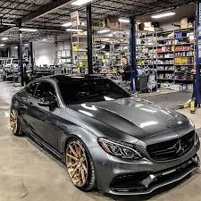 C63 Amg Normally I M Not A Big Mercedes Fan But In This Case I Must Admit Exception Sweet Wheels Niiice Voiture Voiture Mercedes Voitures Musclees