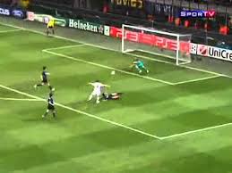 The first two round of 16 uefa champions league 2011 matches took place on the evening of tuesday 15th february 2011 in spain and italy, as the opening legs of ac milan v tottenham and valencia v. Inter Milan Vs Schalke 04 2 5 All Goals Full Highlights Uefa Champions League Youtube