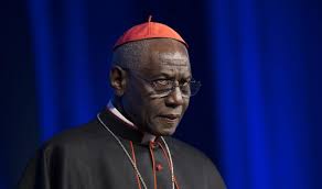 Experts: Cardinal Sarah's Mass comments encourage what canon law permits