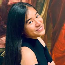 Loan Anh's Instagram, Twitter & Facebook