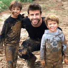Shakira S Boys Got Messy See What Happened When Gerard Pique Had A Playdate With Their Sons Shakira And Gerard Pique Gerard Pique Photo Album Diy