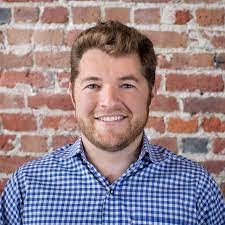 Danielle Middlebrook's Instagram, Twitter & Facebook