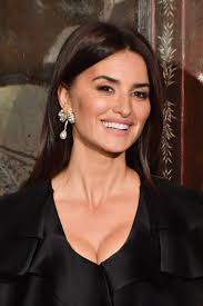 Последние твиты от ted cruz (@tedcruz). Penelope Cruz Is Now The Proud Owner Of A Very Flattering Bob British Vogue