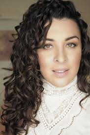 There are many hairstyles for men with thick curly hair that allows you to style your curls the way you want. How To Beat Halo Frizz Curly Cailin