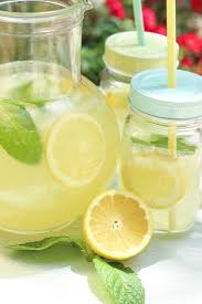Citronnade A L Americaine Lemonade Elle Mijote Quelque Chose Recette Citronnade Recettes De Boissons Recette Citronnade
