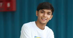 However, it soon become his calling—tino's breakout hit of 2016, ku rela dibenci, was written by his parents (yusri and wife riena) and modestly shared online. Aiman Tino Dah Okay Dengan Mak Ayah