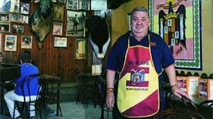En casa pepe abrimos las puertas a tu celebración. El Hijo Del Dueno De Casa Pepe Retira La Placa En Homenaje A Su Padre Para Evitar Polemica