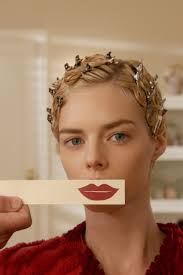 But the australian actor takes what could have been a collage of the ambitious, backstabbing actresses we've all seen before, and instead spins that archetype into something. Love The Hairstyles And Makeup On Netflix S Hollywood Here S How To Do Them At Home Vogue India