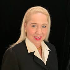 Kitty Wise's Instagram, Twitter & Facebook