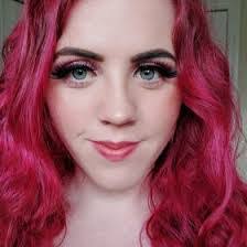 Courtney Altman's Instagram, Twitter & Facebook