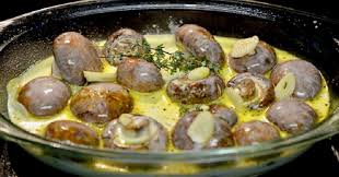 Pregătim ciupercile champignon marinate pentru fiecare masă festivă! Ciuperci Champignon In Sos De SmantanÄƒ Cu Usturoi È™i Cimbru Moi Fragede È™i Suculente