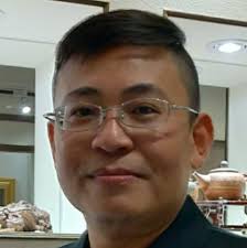 汽油豪華版的車機很爛，想要裝車用安卓盒子，有車主安裝過嗎？分享一下！謝謝囉！(能聽音樂廣播，導航，測速同時使用)還是有其他的建議，原廠的AUTO  ShOW超難用，只能導航測速，可同時使用，就不能聽音樂及廣播，感恩解釋道，謝謝！