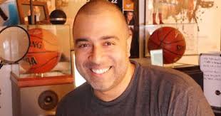 How Jane The Virgin Narrator Anthony Mendez Booked The Job Jane The Virgin Narrator Anthony