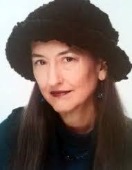 Adele Hanson's Instagram, Twitter & Facebook