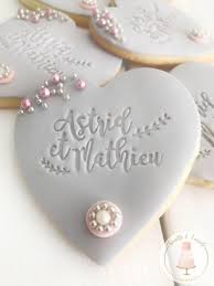 Personnalisez vos biscuits pour tous vos événements, professionnels ou personnels. Tampon Biscuit Mariage Astrid Mathieu Sur Mesure Pour Personnaliser Sable Ou Cookie Diy Biscuit Personnalise Tampon Biscuit Personnalise Tampons Cookie Art Biscuits