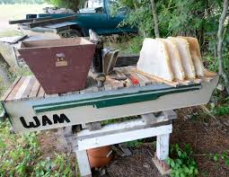 In a top bar hive, bees tend to attach their comb to the walls of the inner hive cavity. Top Bar Hive Products 200 Top Bar Hives The Low Cost Sustainable Way