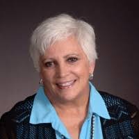 Leslie Harless's Instagram, Twitter & Facebook