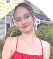 Shelby Hailey's Instagram, Twitter & Facebook