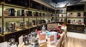 Tout L Univers Du Cafe Dans Une Boutique Picture Of Maxicoffee Coffee Shop Store La Teste De Buch Tripadvisor